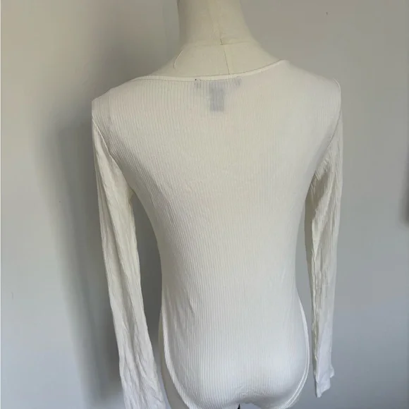 Forever 21 Cream Long Sleeve Fitted Bodysuit - Picture 4 of 6